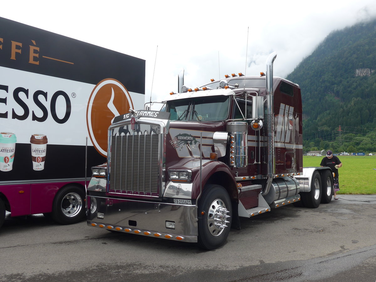 (172'311) - Kenworth - FR 233'621 - am 26. Juni 2016 in Interlaken, Flugplatz