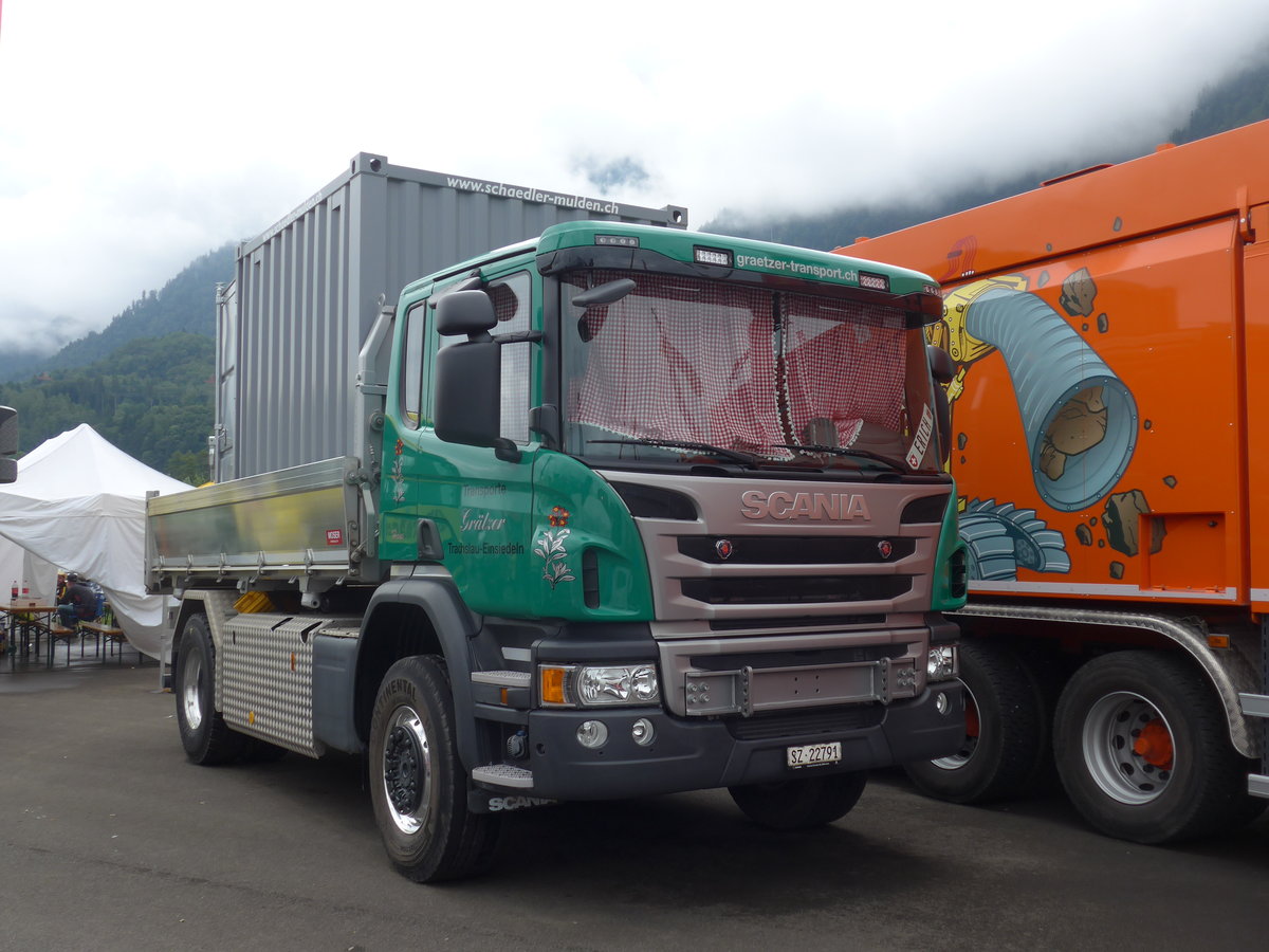 (172'361) - Gr�tzer, Trachslau - SZ 22'791 - Scania am 26. Juni 2016 in Interlaken, Flugplatz