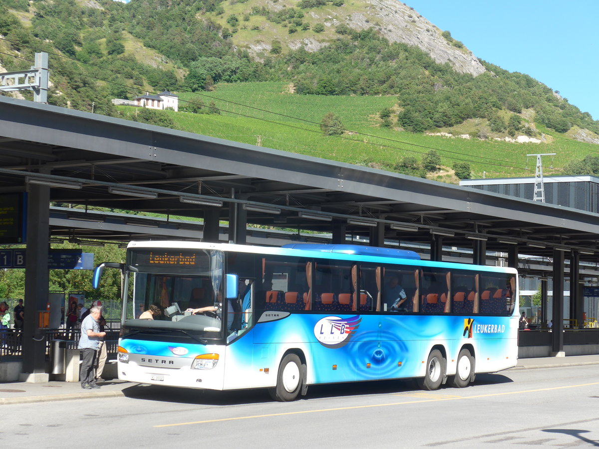 (172'752) - LLB Susten - Nr. 2/VS 38'002 - Setra am 3. Juli 2016 beim Bahnhof Leuk