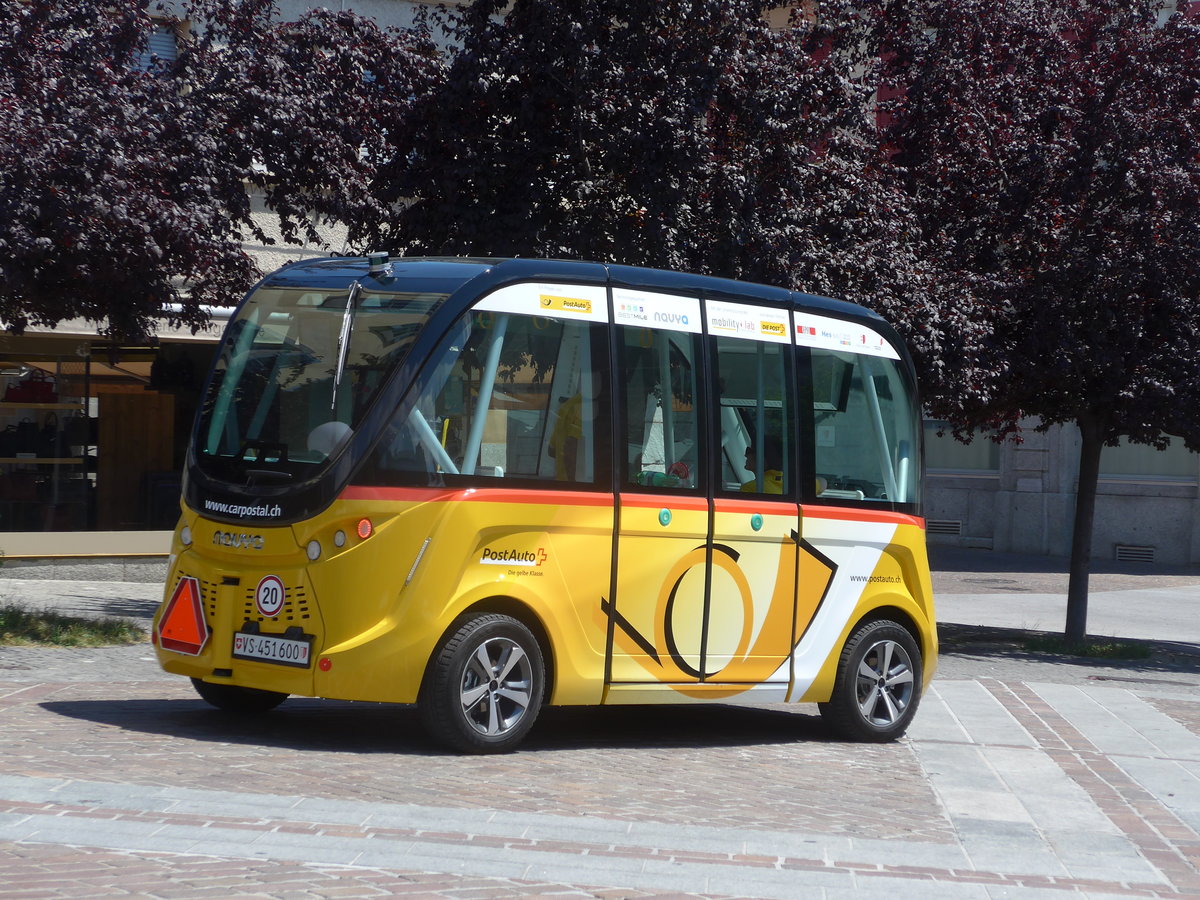 (172'815) - PostAuto Wallis - VS 451'600 - Navya am 10. Juli 2016 in Sion, Place de la Planta