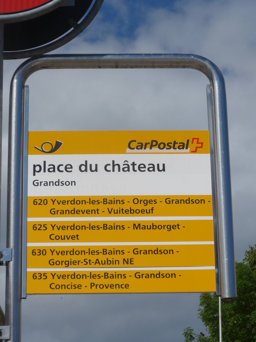 (172'965) - PostAuto-Haltestelle - Grandson, place du ch�teau - am 13. Juli 2016