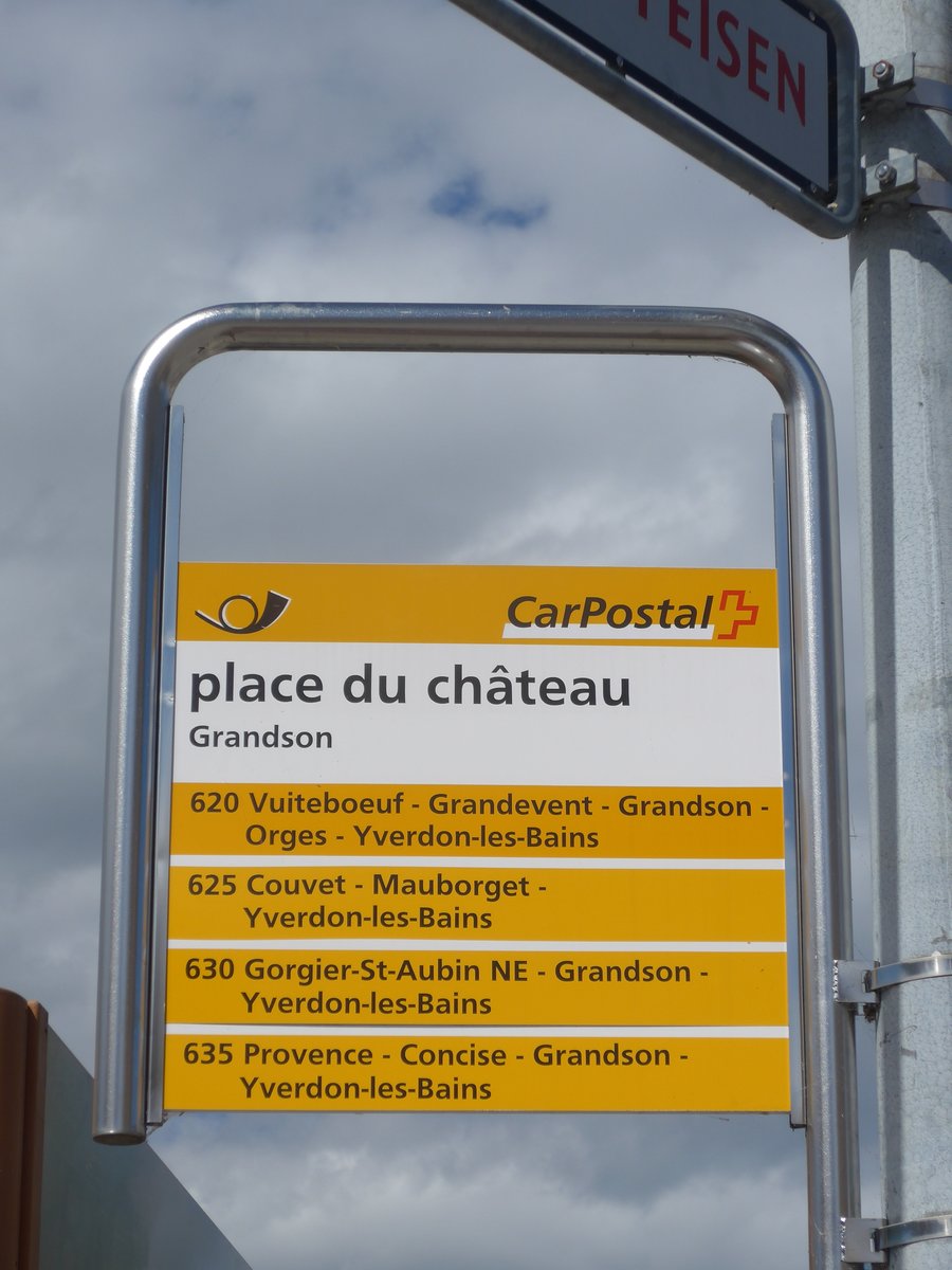 (172'966) - PostAuto-Haltestelle - Grandson, place du ch�teau - am 13. Juli 2016