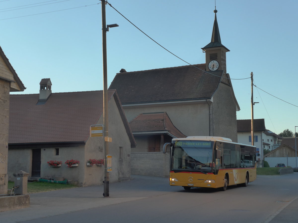 (173'105) - CarPostal Ouest - VD 570'809 - Mercedes (ex SAPJV, L'Isle Nr. 13) am 18. Juli 2016 in Rovray, Village