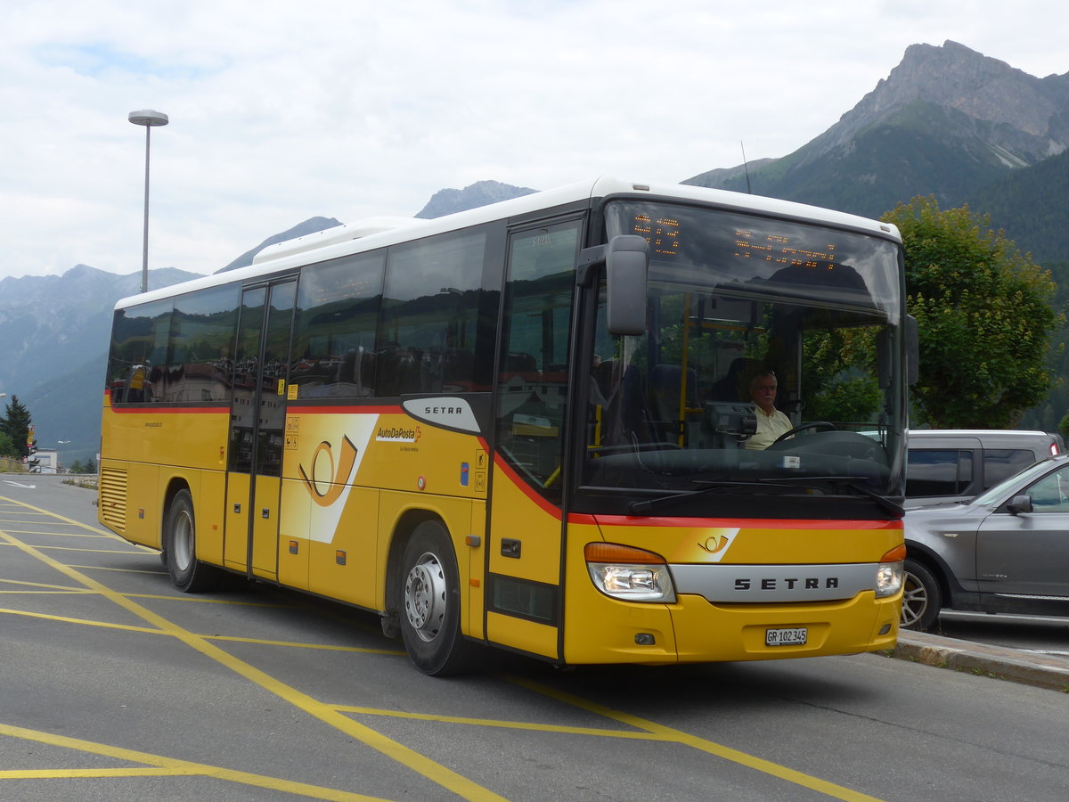 (173'354) - PostAuto Graubnden - GR 102'345 - Setra (ex Riederer, St. Margrethenberg) am 24. Juli 2016 beim Bahnhof Scuol-Tarasp