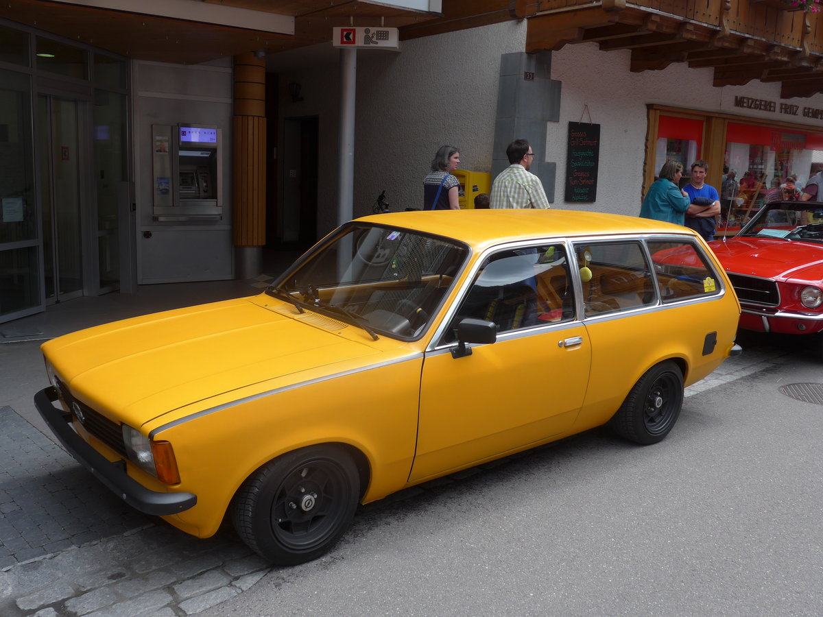 (173'509) - Opel - BE 572'735 - am 31. Juli 2016 in Adelboden, Dorfstrasse