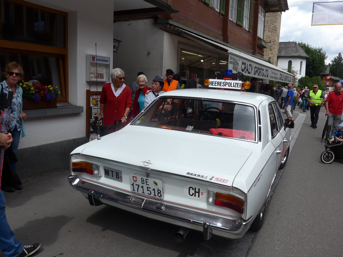 (173'513) - Opel - BE 171'518 - am 31. Juli 2016 in Adelboden, Dorfstrasse