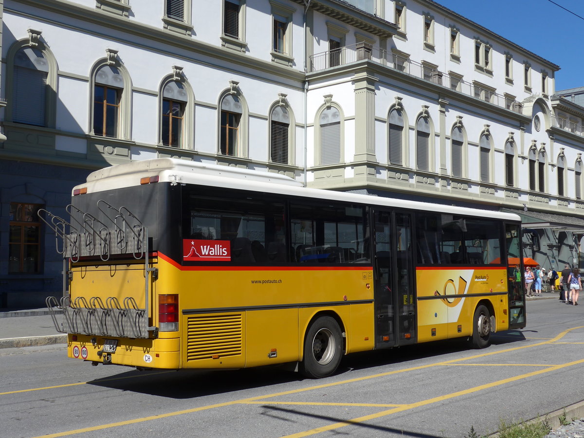 (173'694) - PostAuto Wallis - VS 241'974 - Setra am 7. August 2016 beim Bahnhof Brig