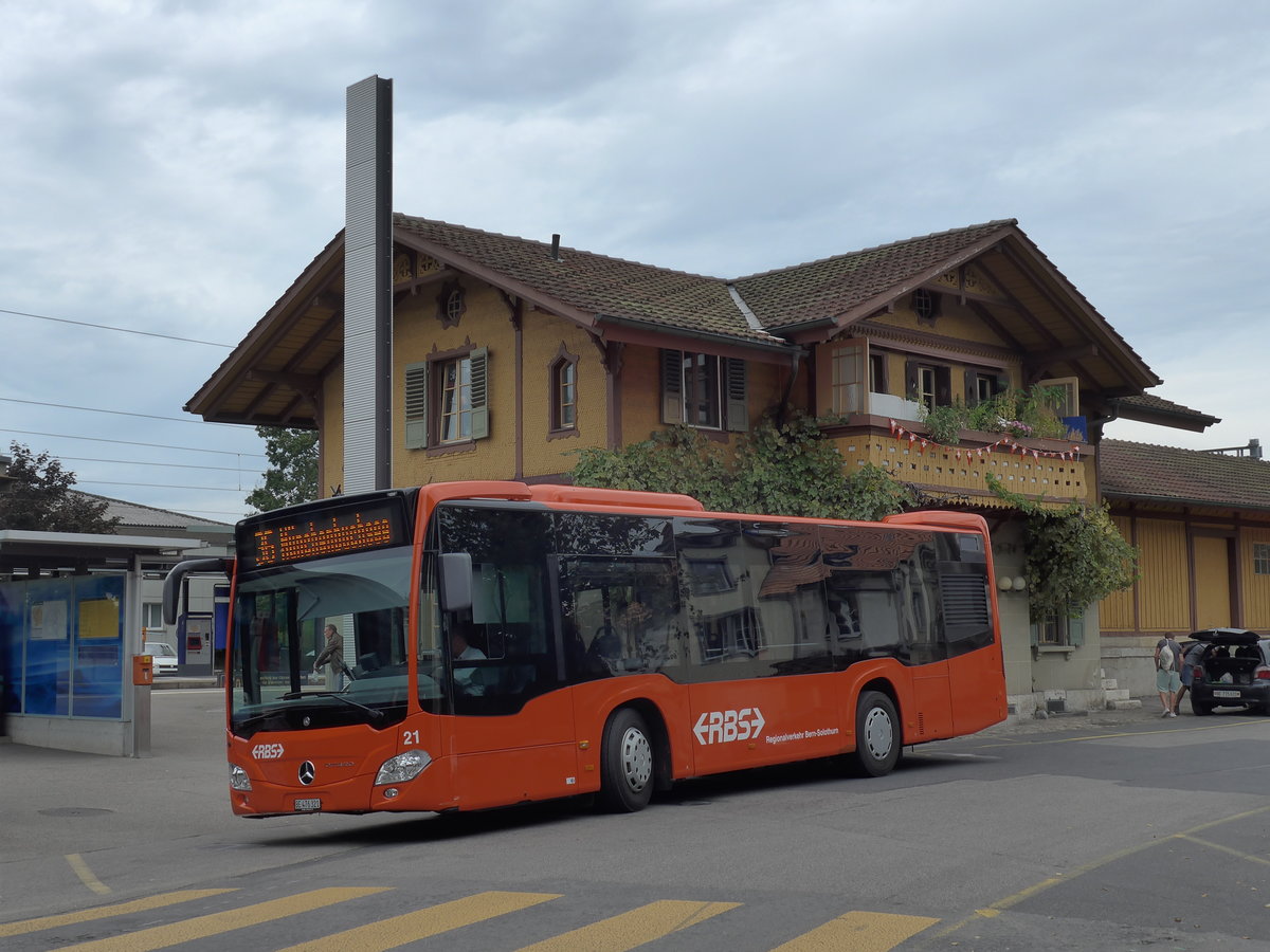 (174'549) - RBS Worblaufen - Nr. 21/BE 476'321 - Mercedes am 4. September 2016 beim Bahnhof Mnchenbuchsee