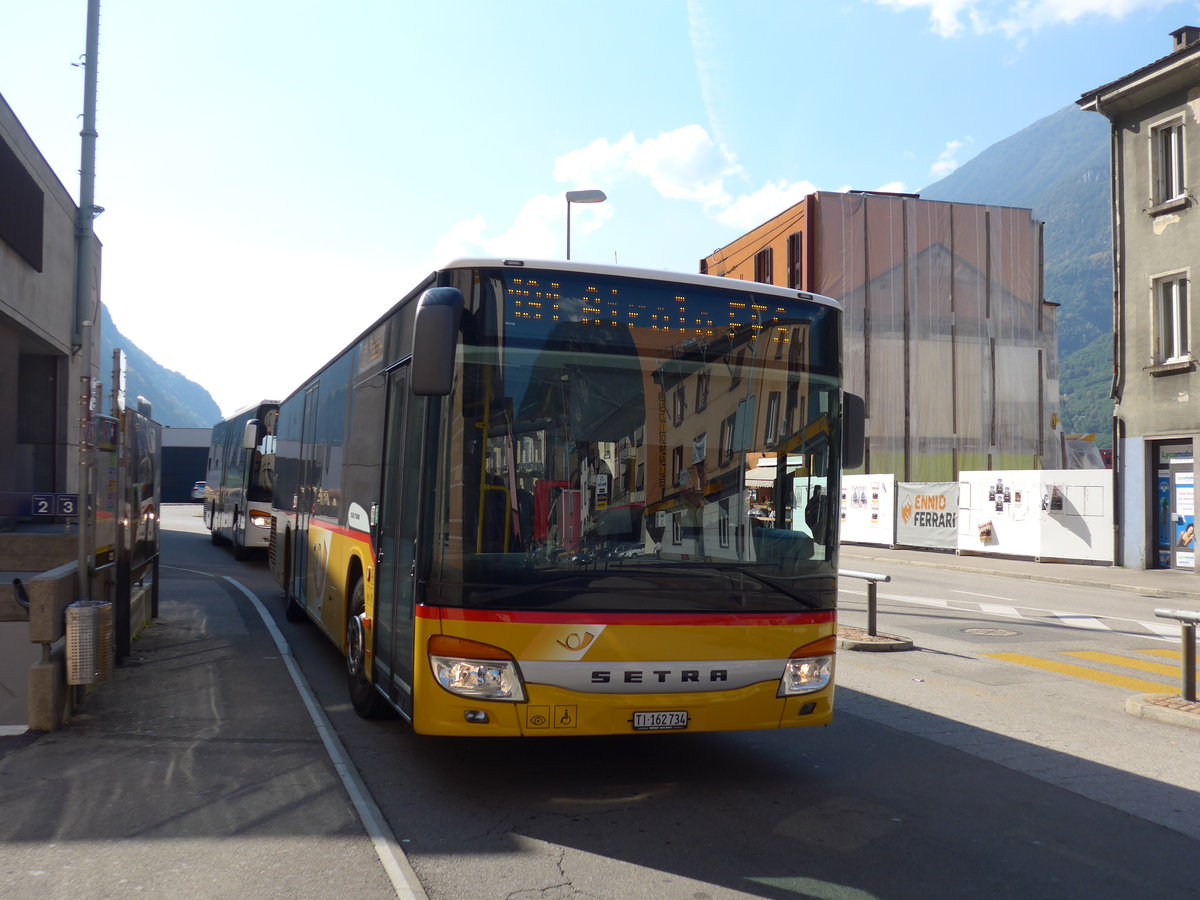 (174'670) - Marchetti, Airolo - TI 162'734 - Setra am 10. September 2016 beim Bahnhof Biasca