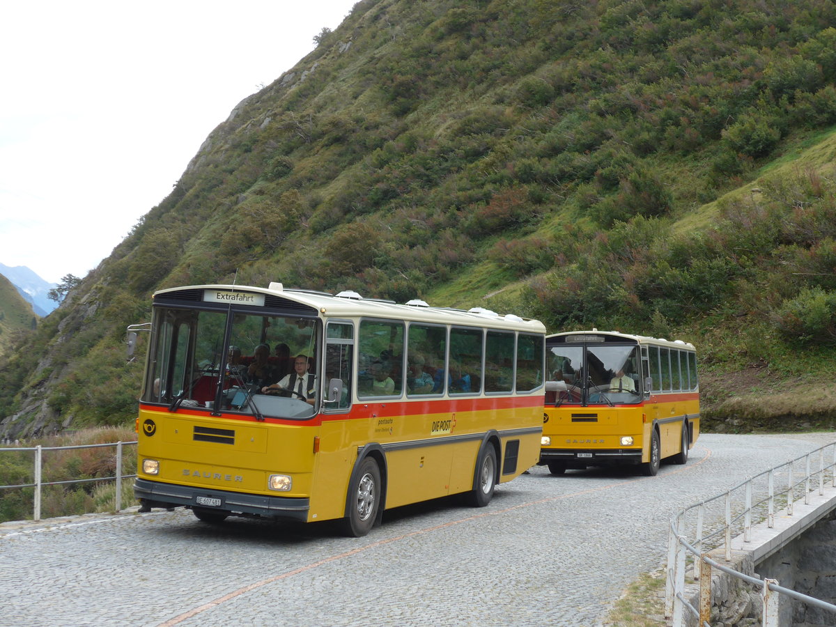 (174'988) - AVG Meiringen - Nr. 74/BE 607'481 - Saurer/R&J (ex P 24'357) am 18. September 2016 am Gotthard, Alte Tremolastrasse