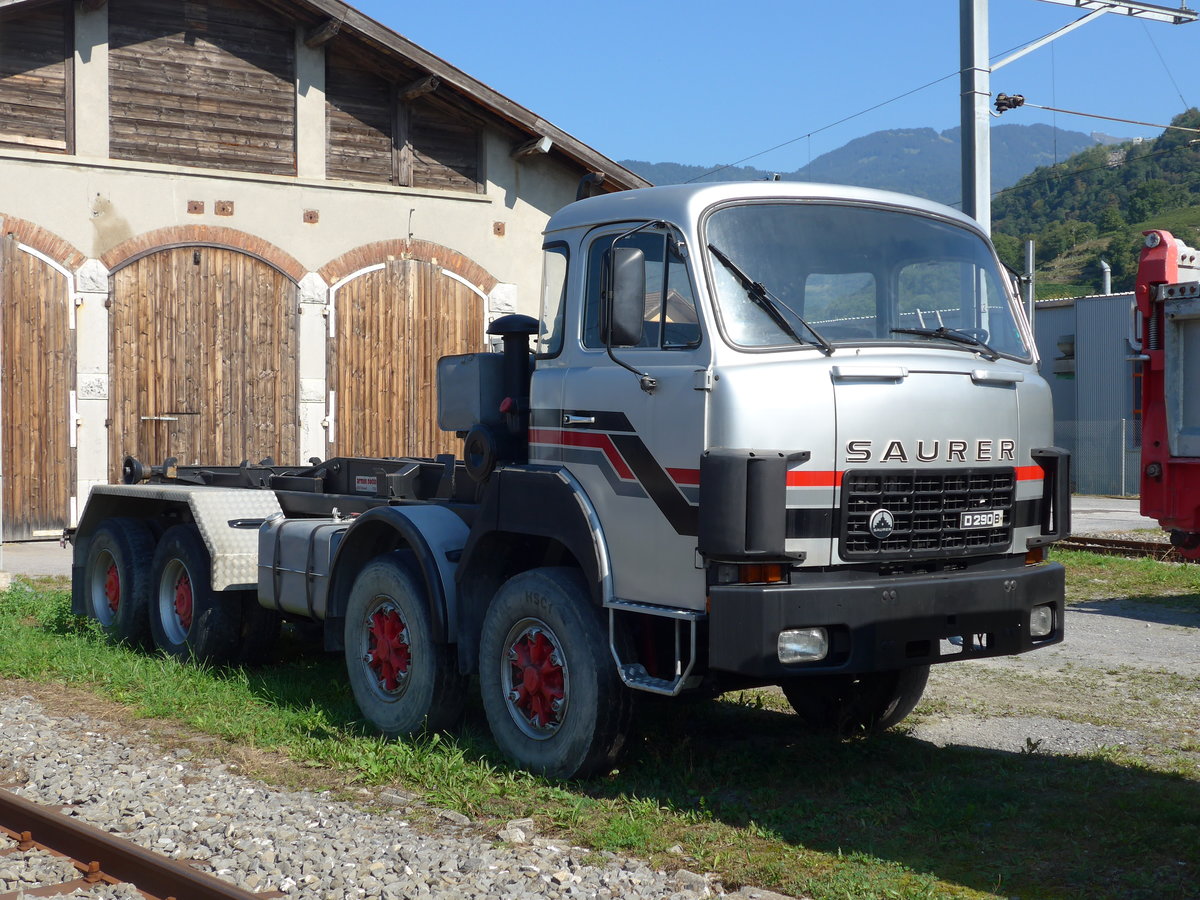 (175'109) - Saurer am 24. September 2016 beim Bahnhof Bex