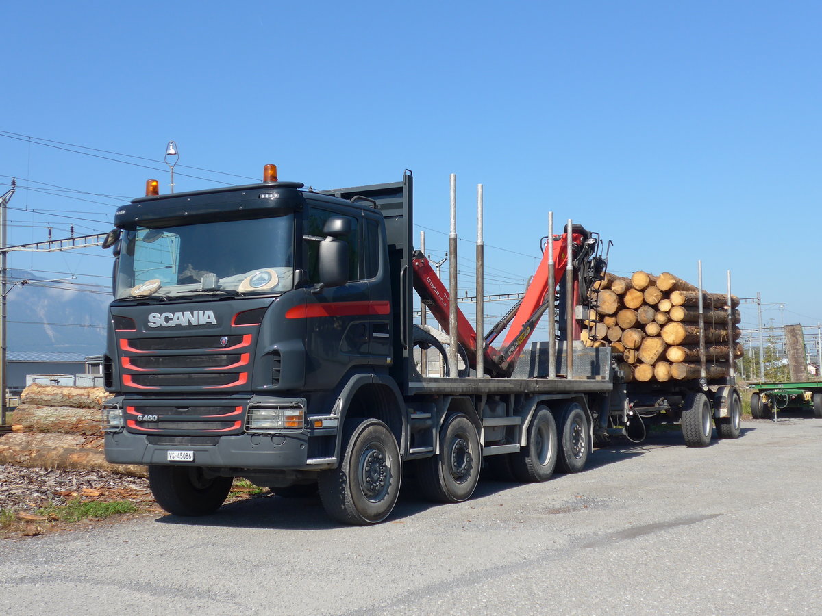 (175'120) - Scania - VS 45'086 - am 24. September 2016 beim Bahnhof Bex