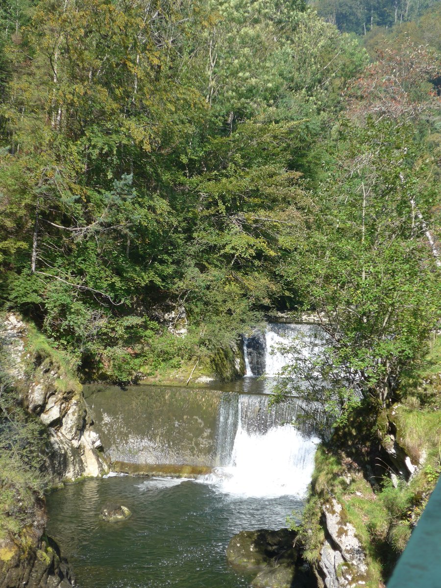 (175'179) - In der Areuse-Schlucht am 25. September 2016 bei Noiraigue
