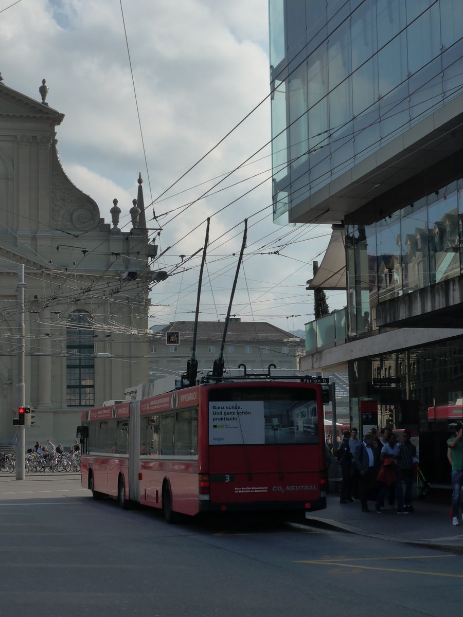 (175'249) - Bernmobil, Bern - Nr. 3 - NAW/Hess Gelenktrolleybus am 26. September 2016 beim Bahnhof Bern