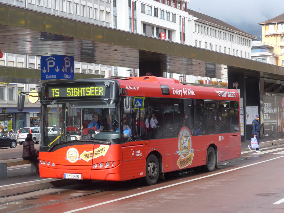 (175'782) - Heiss, Hall - IL 604 HL - Solaris am 18. Oktober 2016 beim Bahnhof Innsbruck