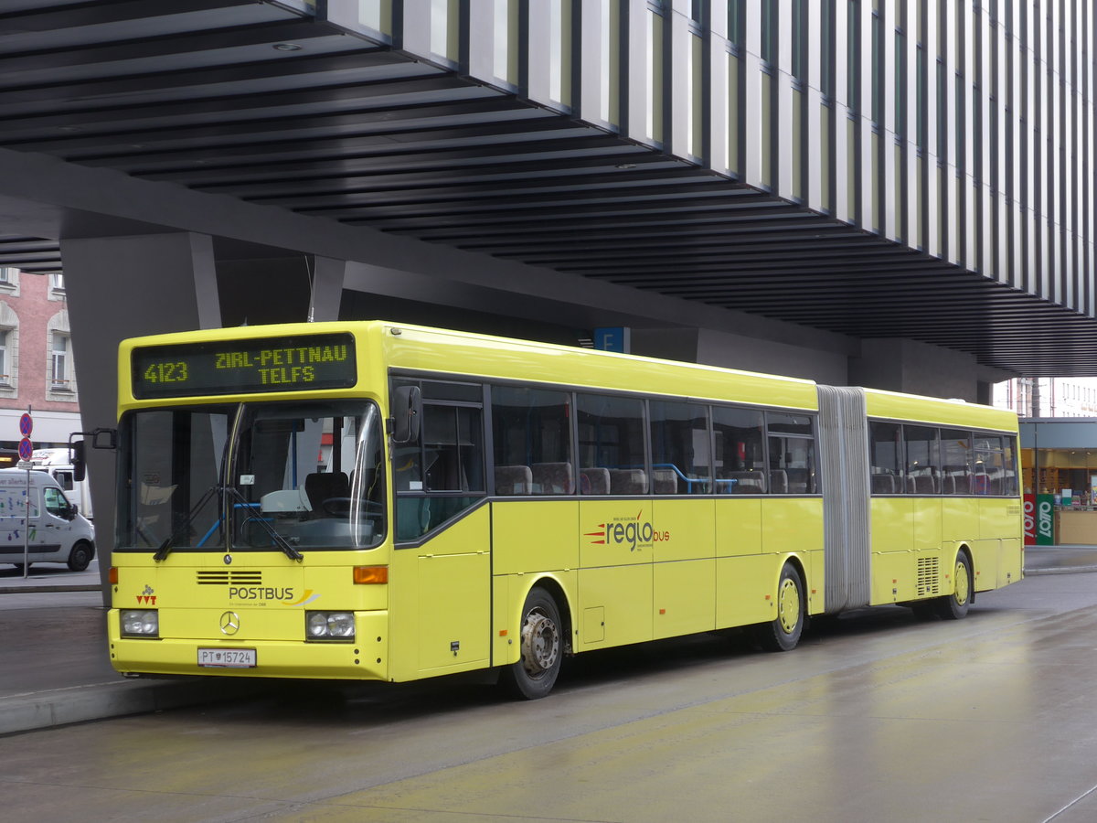 (175'806) - PostBus - PT 15'724 - Mercedes am 18. Oktober 2016 beim Bahnhof Innsbruck