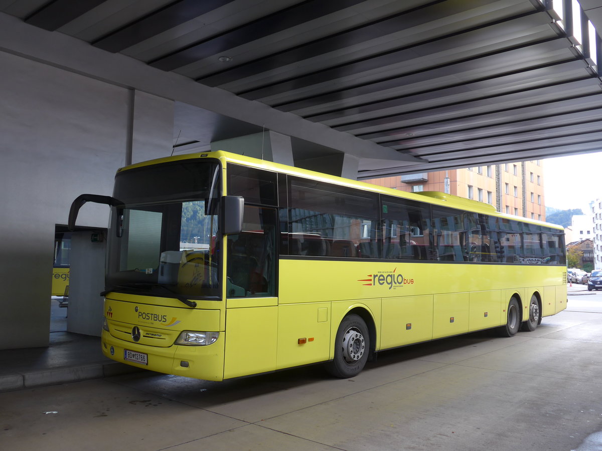 (175'863) - PostBus - BD 13'766 - Mercedes am 18. Oktober 2016 beim Bahnhof Innsbruck