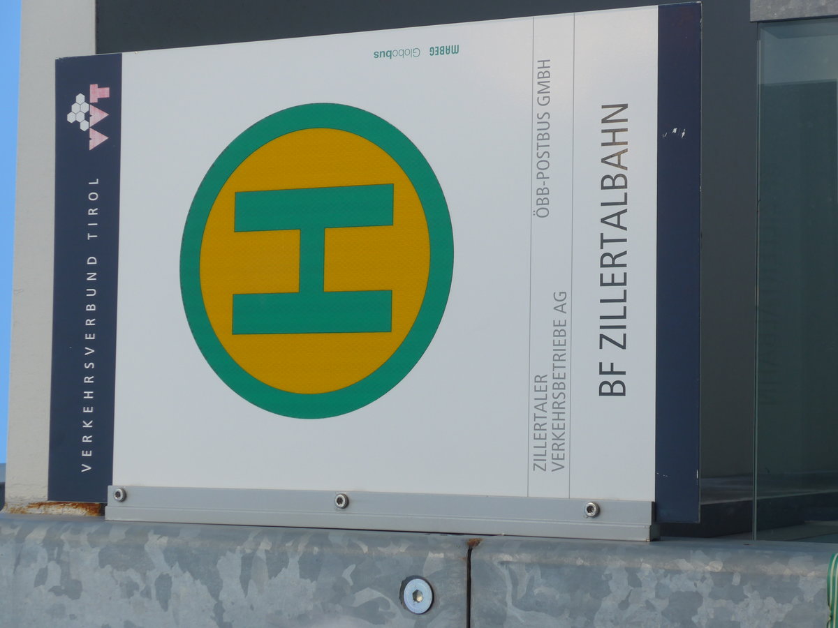 (175'878) - Bus-Haltestelle - Jenbach, Bf Zillertalbahn - am 18. Oktober 2016