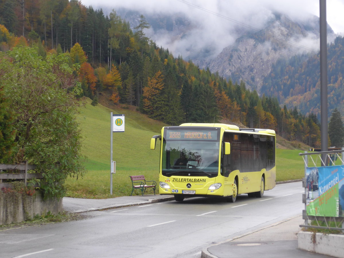 (175'959) - ZVB Jenbach - SZ 122 ZP - Mercedes am 19. Oktober 2016 in Pertisau, Hochsteg/Knappen