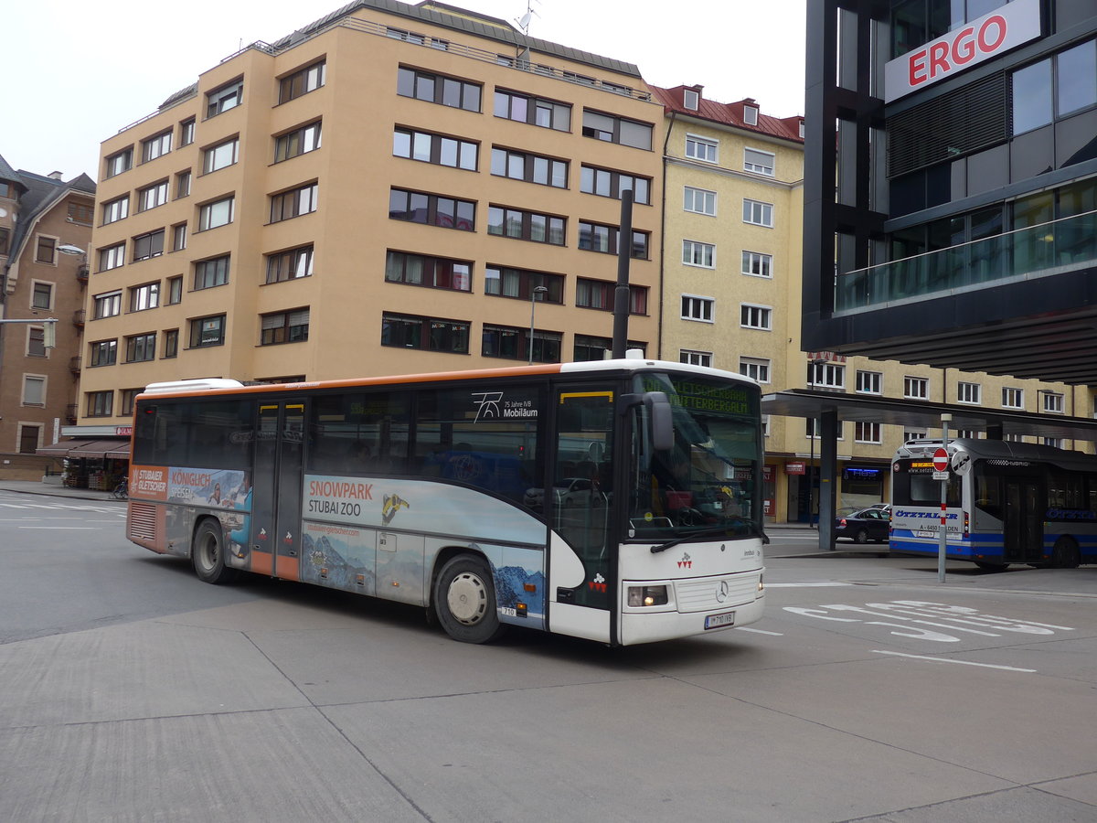 (176'164) - IVB Innsbruck - Nr. 710/I 710 IVB - Mercedes am 21. Oktober 2016 beim Bahnhof Innsbruck