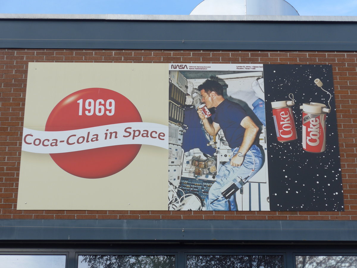 (176'542) - Coca-Cola-Werbung von 1969 am 4. November 2016 in Br�ttisellen