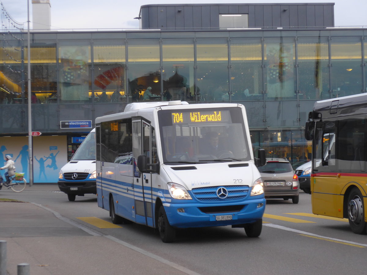 (176'725) - WilMobil, Wil - Nr. 212/SG 381'890 - Mercedes/Kutsenits am 23. November 2016 beim Bahnhof Wil