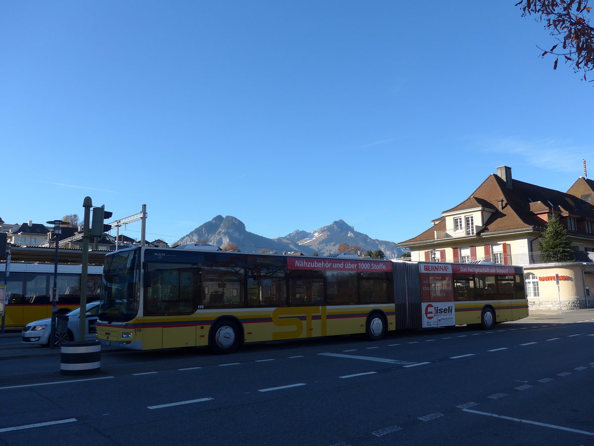 (176'761) - STI Thun - Nr. 119/BE 700'119 - MAN am 27. November 2016 beim Bahnhof Spiez