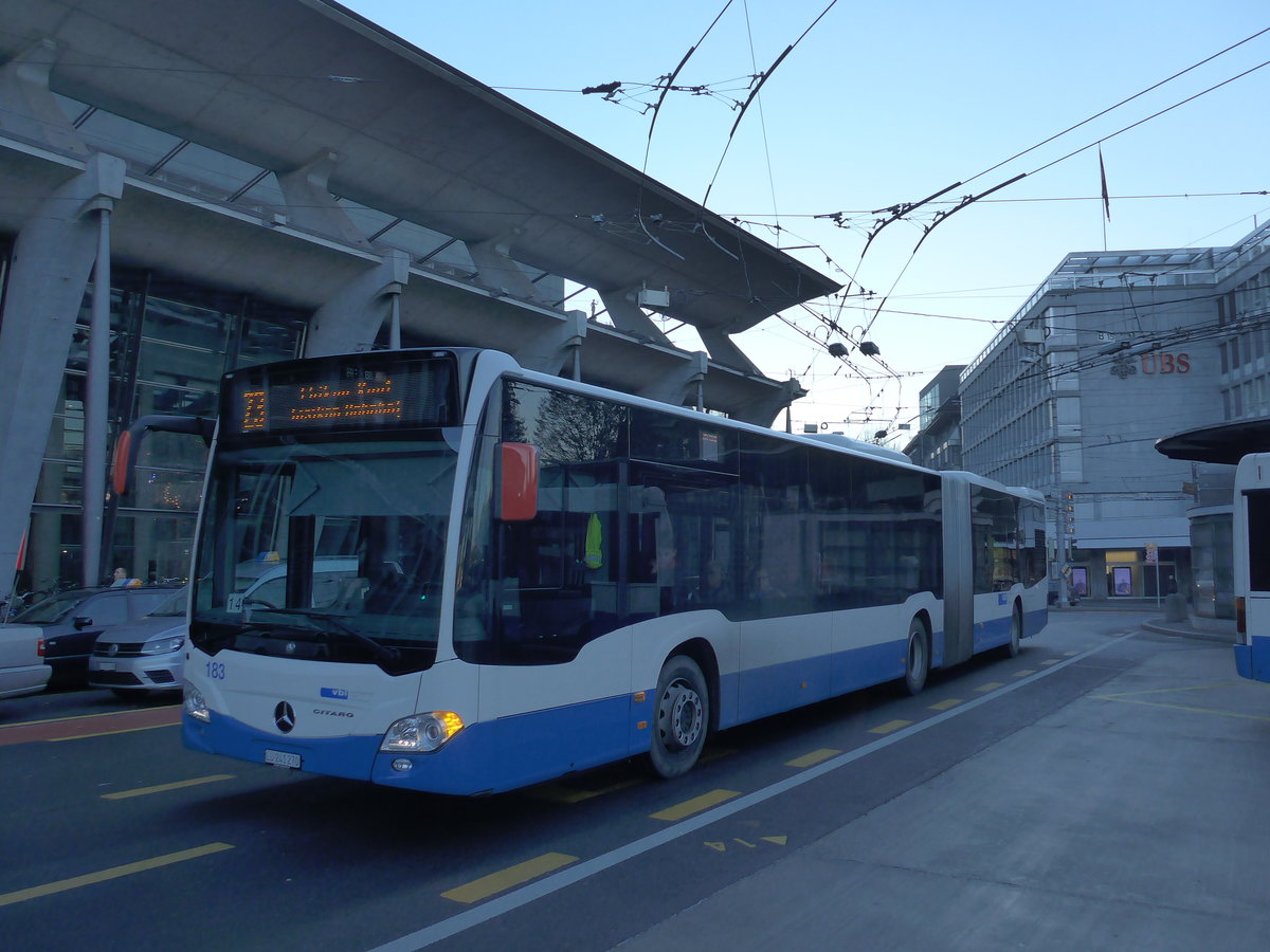 (177'132) - VBL Luzern - Nr. 183/LU 241'270 - Mercedes am 10. Dezember 2016 beim Bahnhof Luzern