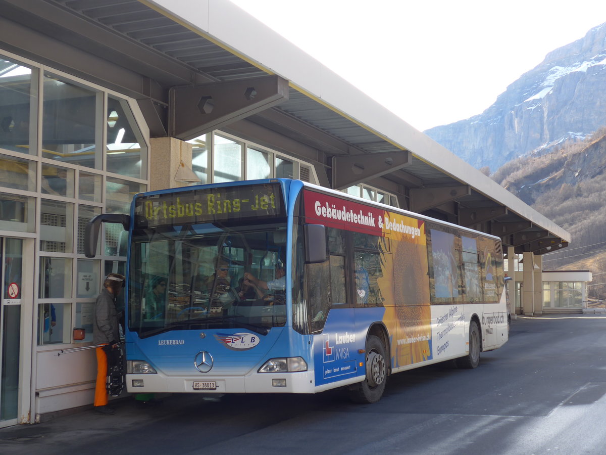 (177'381) - LLB Susten - Nr. 13/VS 38'013 - Mercedes am 26. Dezember 2016 in Leukerbad, Busbahnhof