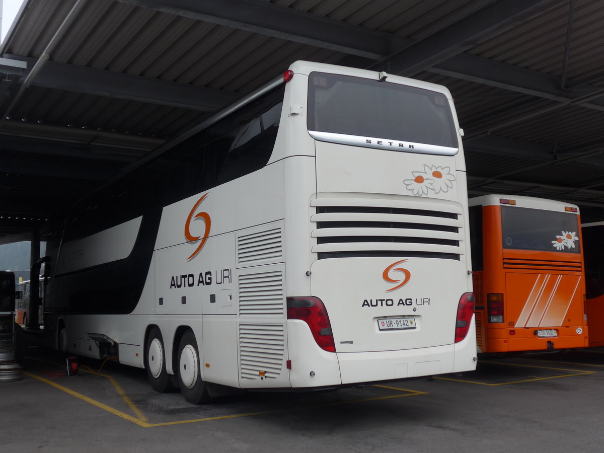 (177'499) - AAGU Altdorf - Nr. 60/UR 9142 - Setra am 30. Dezember 2016 in Schattdorf, Garage