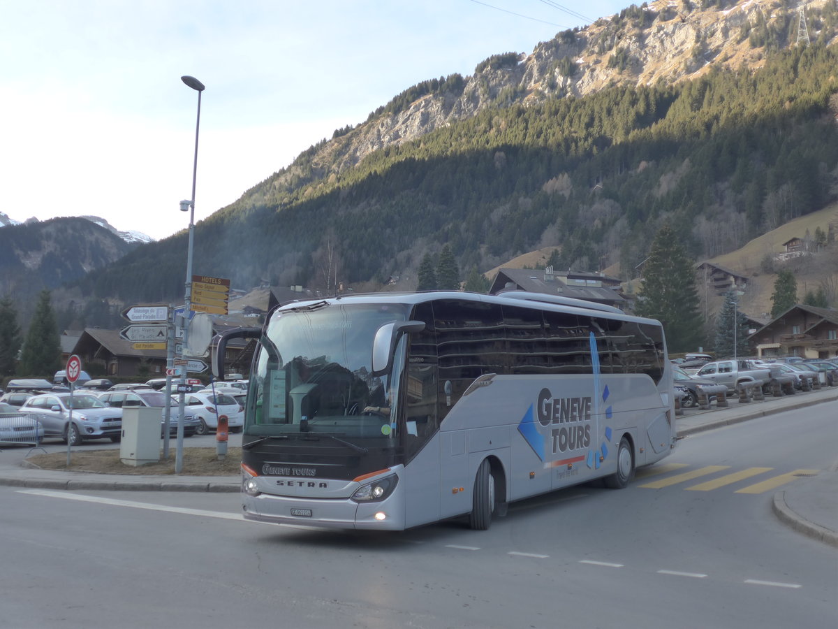 (177'560) - Genve-Tours, Genve - GE 961'214 - Setra am 2. Januar 2017 beim Bahnhof Champry