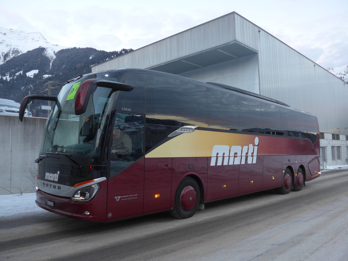 (177'620) - Marti, Kallnach - Nr. 18/BE 572'218 - Setra am 7. Januar 2017 beim Bahnhof Frutigen