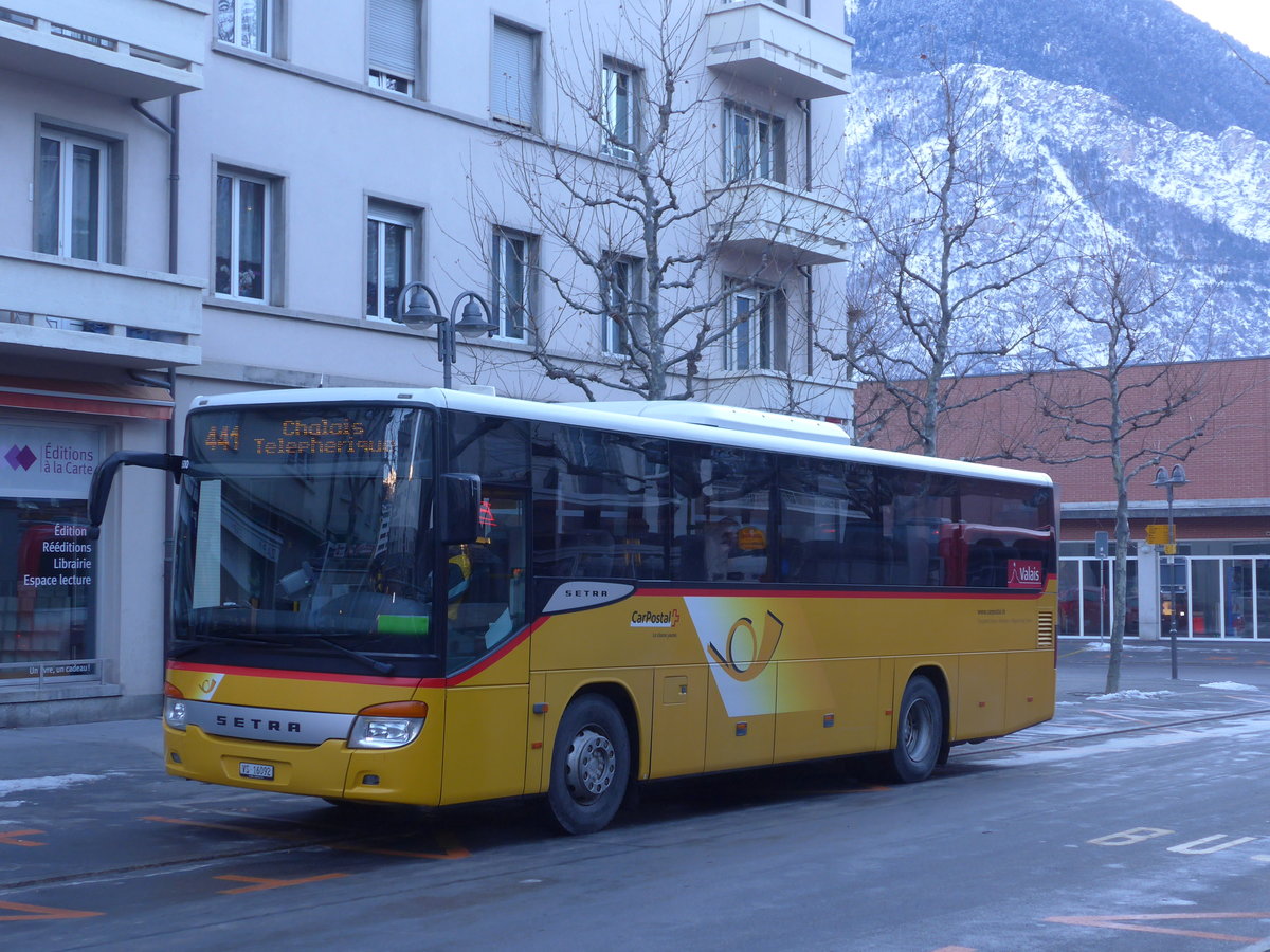 (178'071) - TSAR, Sierre - VS 16'092 - Setra (ex Pfammatter, Sierre) am 21. Januar 2017 beim Bahnhof Sierre (prov. Haltestelle)