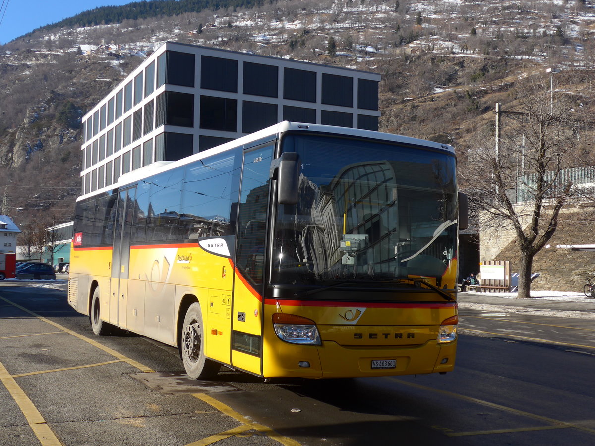 (178'131) - PostAuto Wallis - VS 403'661 - Setra am 21. Januar 2017 beim Bahnhof Brig