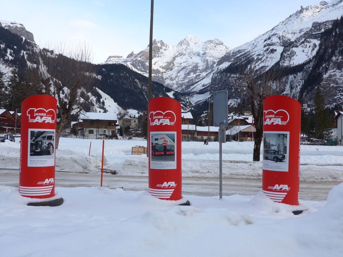 (178'210) - S�ulen zum Jubil�um 100 Jahre AFA 1917 - 2017 am 28. Januar 2017 beim Bahnhof Kandersteg