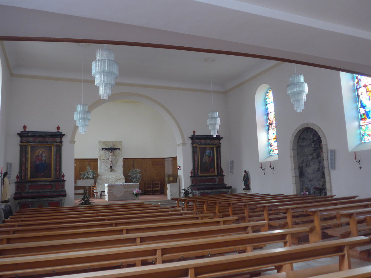 (179'248) - Im Inneren der Kirche Vendlincourt am 1. April 2017