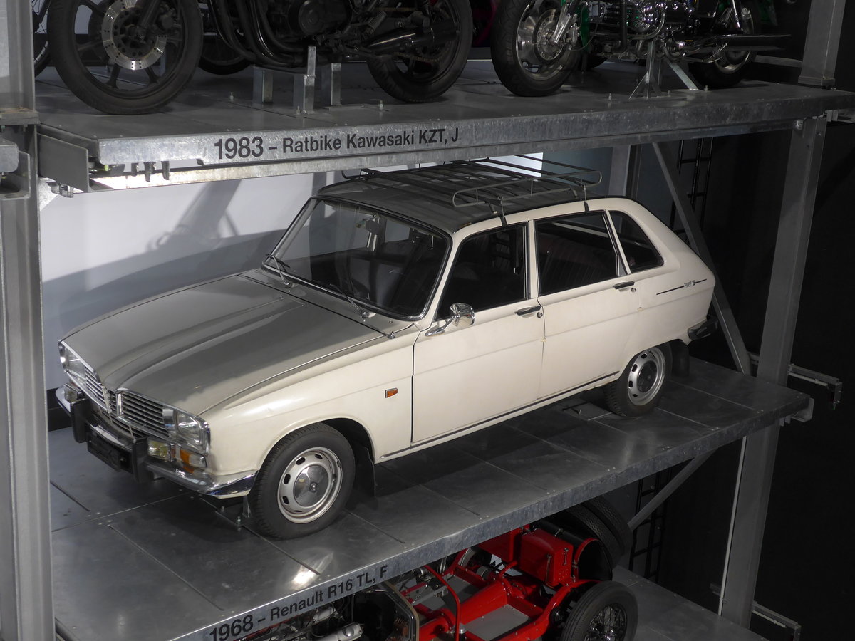 (179'804) - Renault R16 TL von 1968 am 29. April 2017 in Luzern, Verkehrshaus