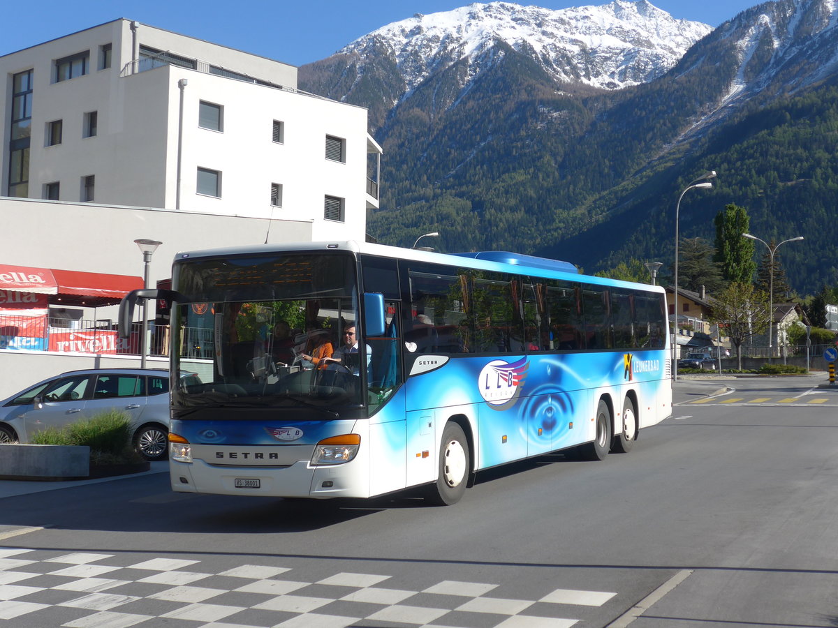 (179'909) - LLB Susten - Nr. 1/VS 38'001 - Setra am 29. April 2017 beim Bahnhof Leuk