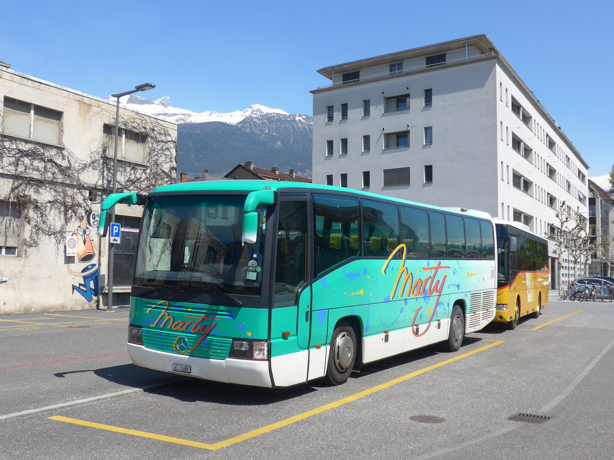 (179'931) - Marty, Varen - VS 5689 - Mercedes am 30. April 2017 beim Bahnhof Sierre