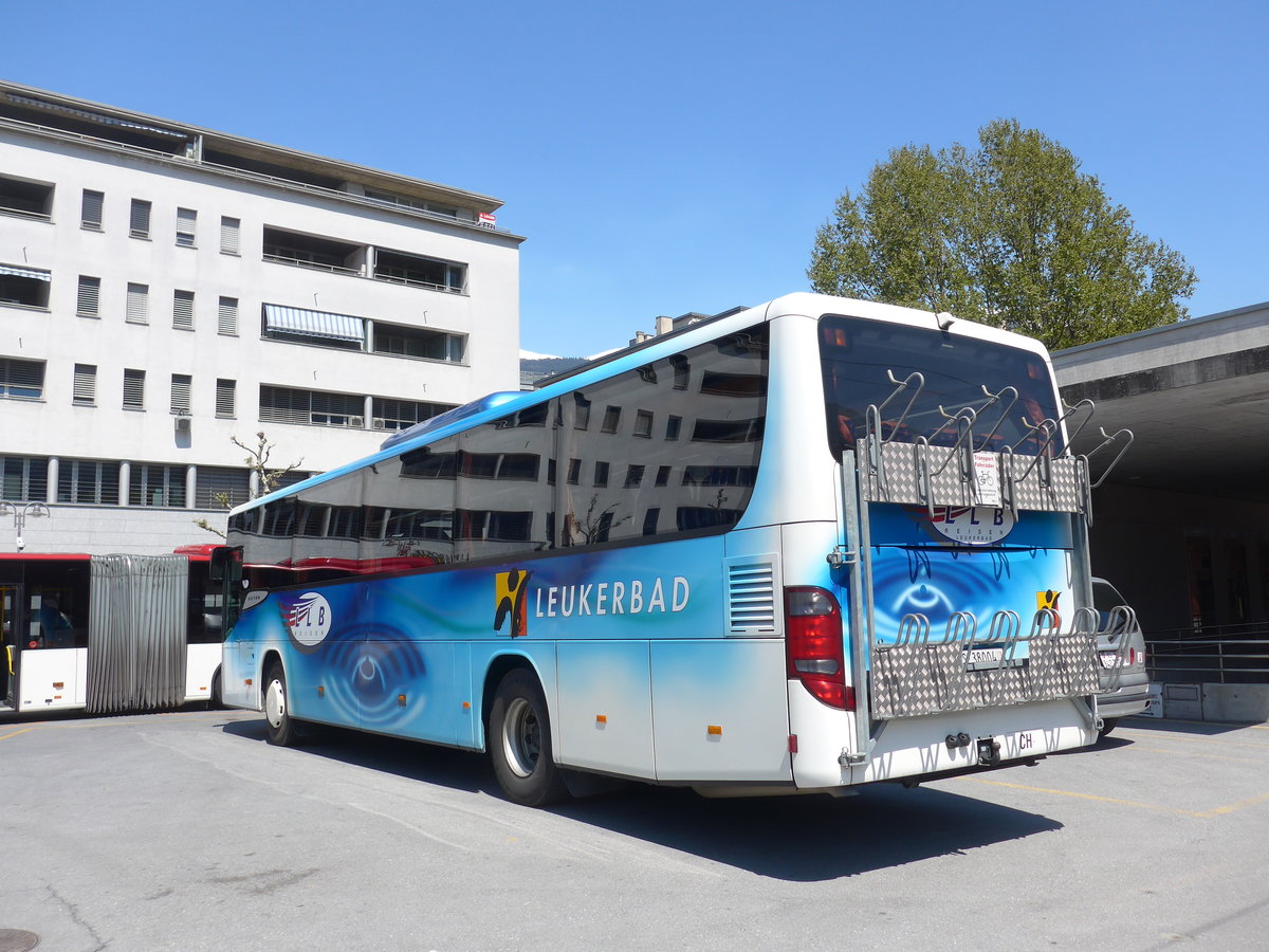 (179'932) - LLB Susten - Nr. 4/VS 38'004 - Setra am 30. April 2017 beim Bahnhof Sierre