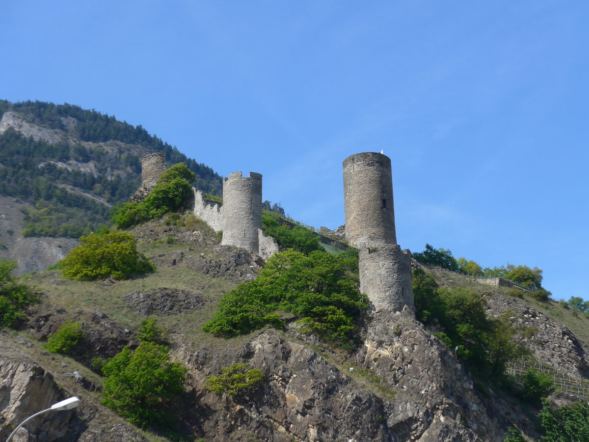 (179'958) - Das Schloss Saillon am 30. April 2017