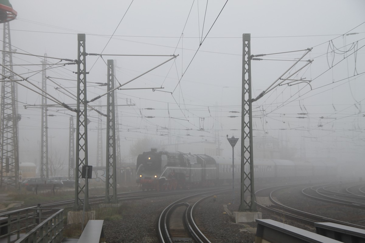 18 201 in Halle Hbf(Saale) am 29.M�rz.2014