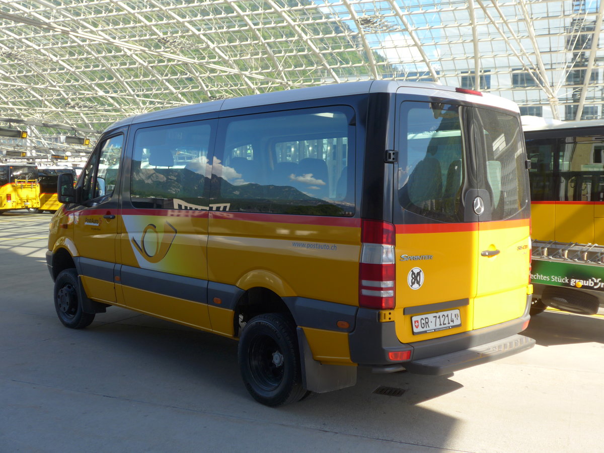 (180'418) - PostAuto Graubnden - GR 71'214 - Mercedes am 22. Mai 2017 in Chur, Postautostation