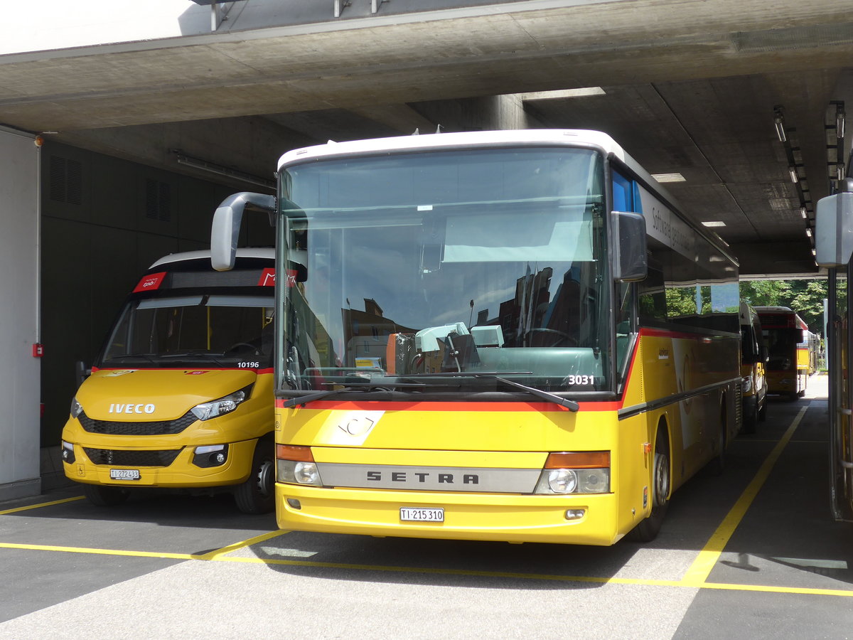 (180'565) - AutoPostale Ticino - TI 215'310 - Setra (ex Marchetti, Airolo) am 23. Mai 2017 in Bellinzona, Garage