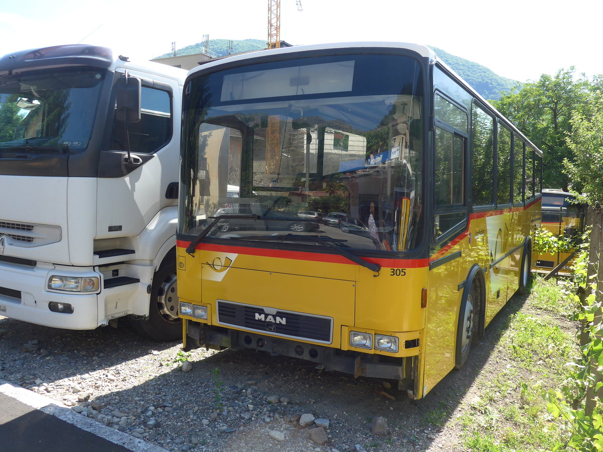 (180'609) - AutoPostale Ticino - Nr. 305 - MAN/Lauber (ex Autopostale, Croglio; ex Ferretti, Sessa) am 23. Mai 2017 in Maroggia, Garage Merzaghi