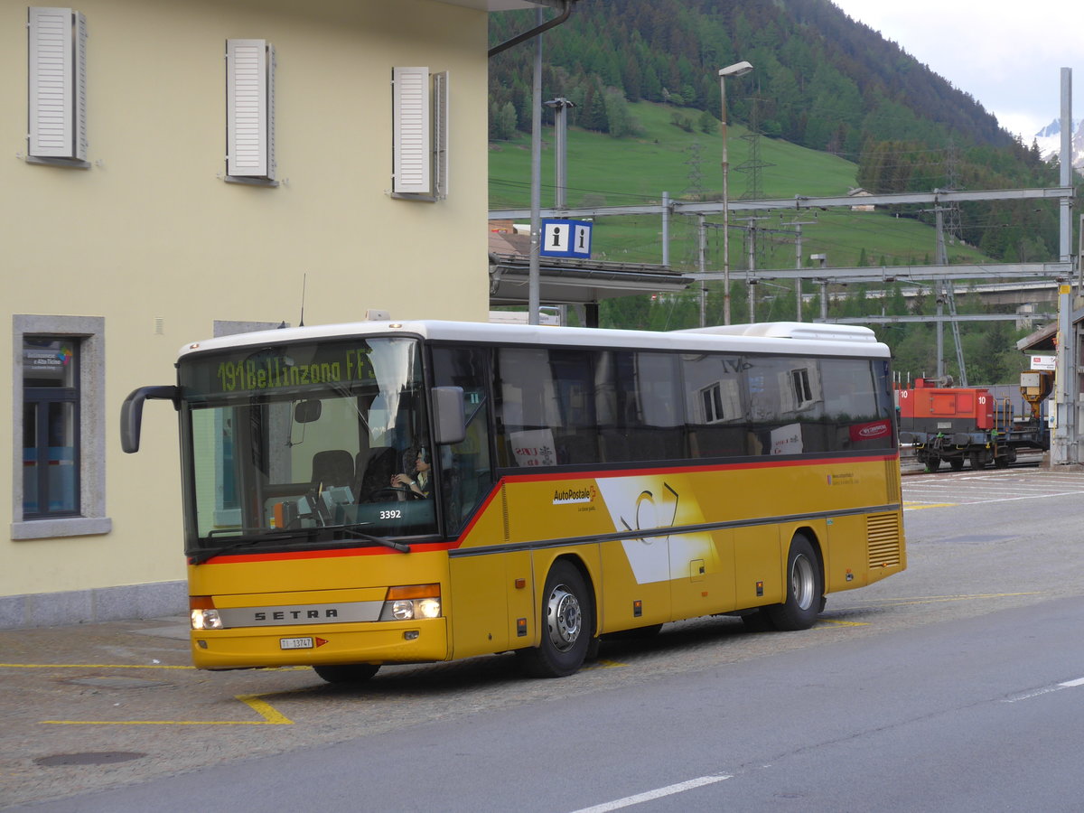 (180'668) - Barenco, Faido - TI 13'747 - Setra am 24. Mai 2017 beim Bahnhof Airolo