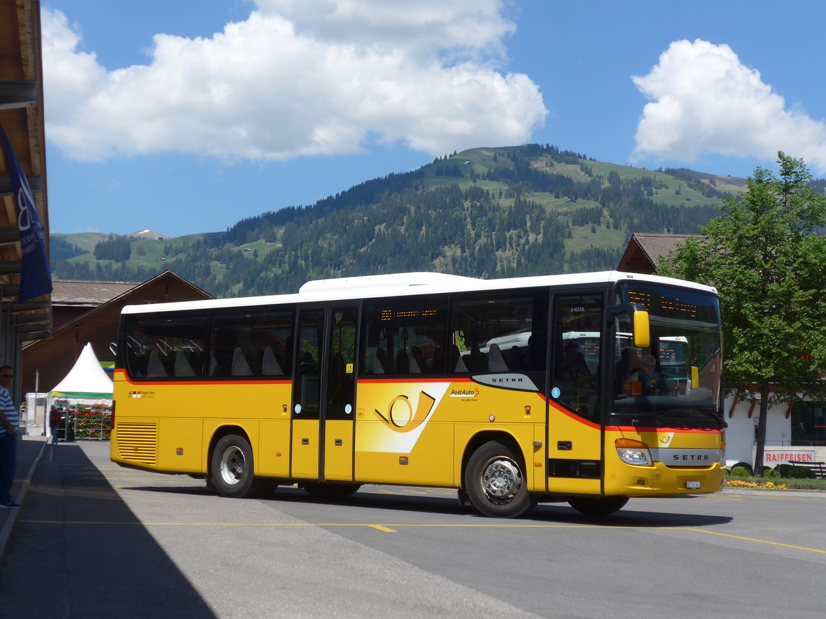 (180'779) - Kbli, Gstaad - Nr. 3/BE 330'862 - Setra am 26. Mai 2017 beim Bahnhof Gstaad