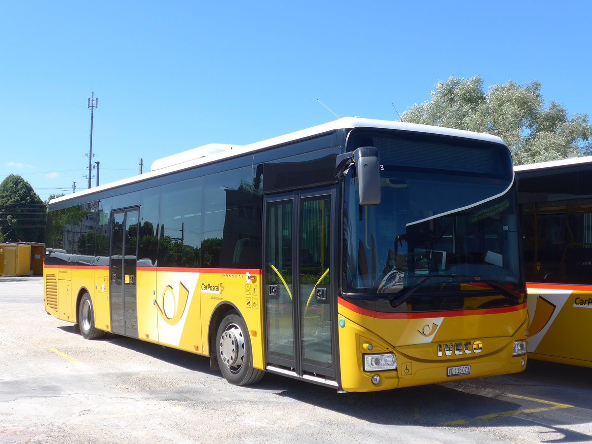 (181'192) - CarPostal Ouest - VD 115'073 - Iveco am 18. Juni 2017 in Yverdon, Garage