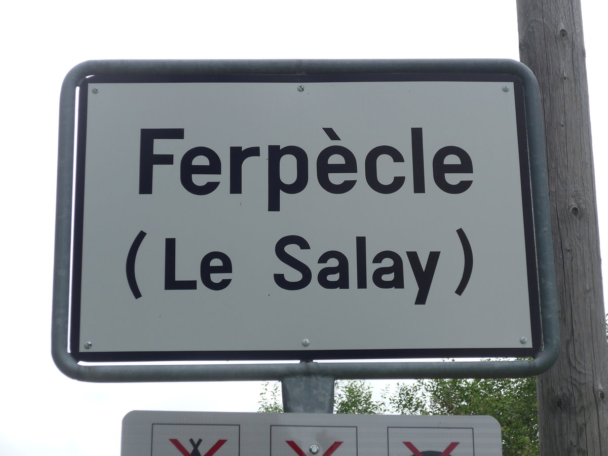 (181'834) - Ortstafel von Ferp�cle (Le Salay) am 9. Juli 2017