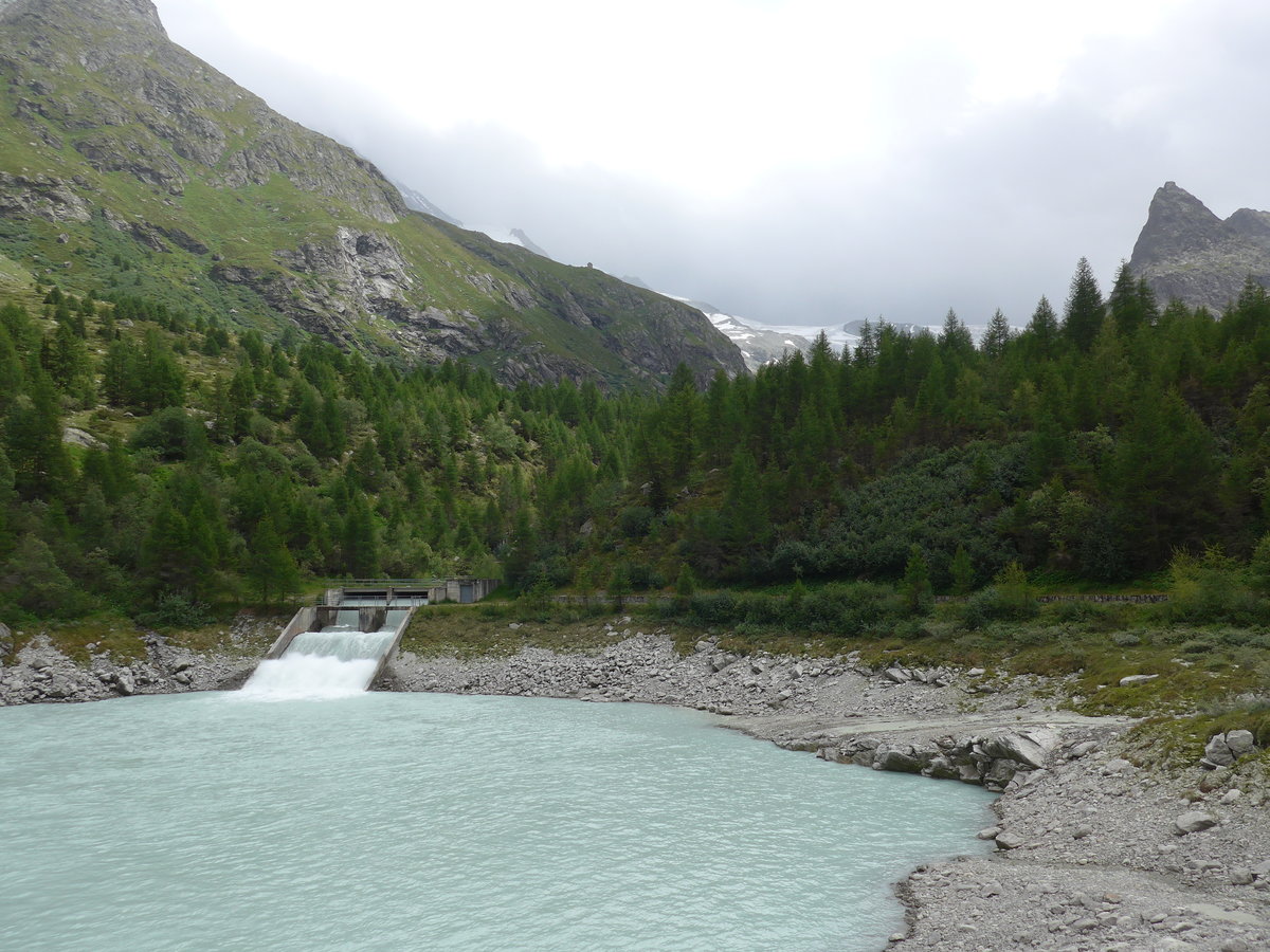 (181'841) - Der Stausee am 9. Juli 2017 in Ferp�cle